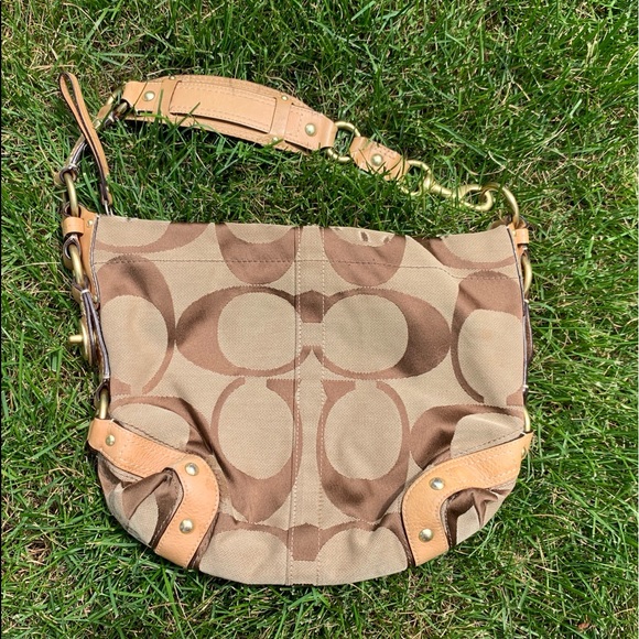 Coach Carly Hobo Signature Bag - Picture 1 of 4